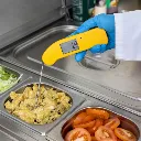 235-427-Thermapen-ONE-inuse-chicken-2-WEB.webp