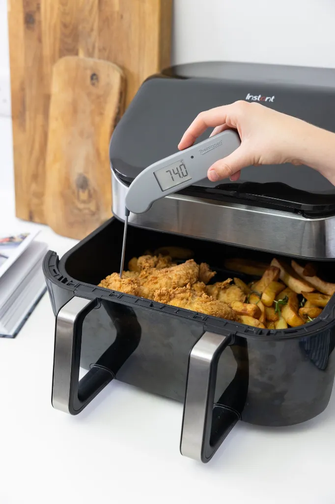 235-407-Thermapen-ONE-thermometer-Grey-Airfryer.webp